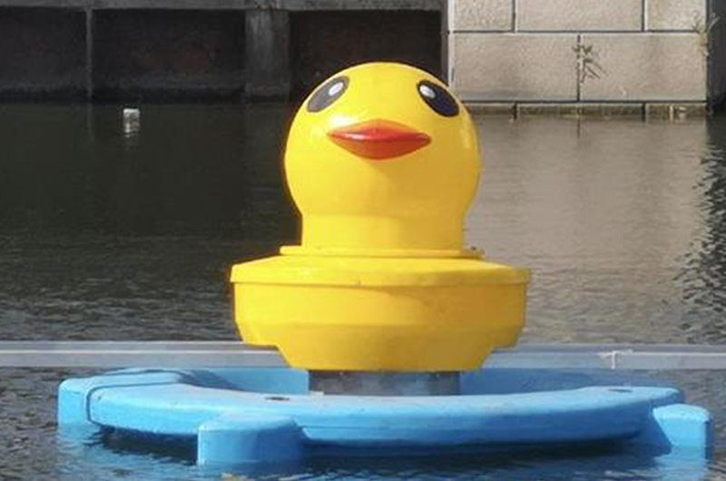 “小黄鸭来了”日湖治水用上水车式增氧涌浪机